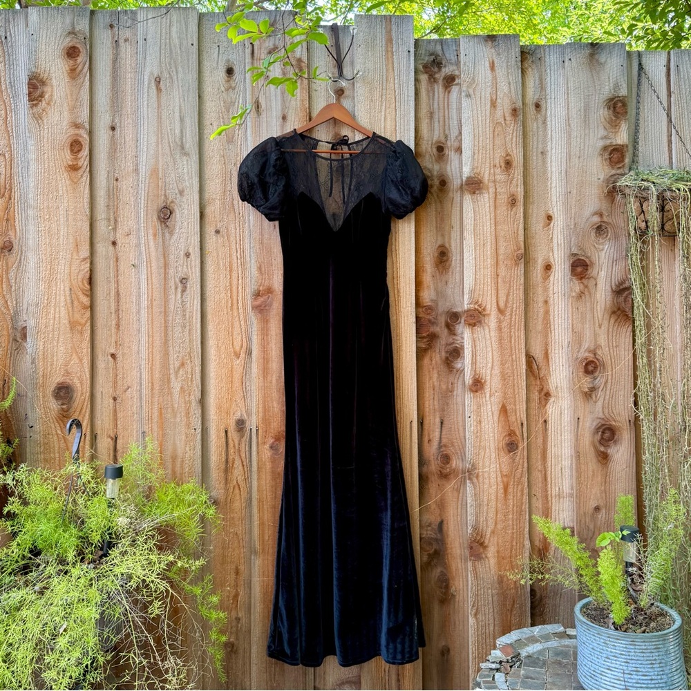 SOLD - Black Velvet Lace Puff Sleeve Bustier Low-Back Maxi Dress 🌿2 - Picture 8 of 10